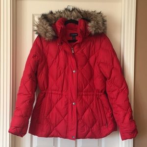 Land’s End Ladies Red Down Jacket Size Large 14-16